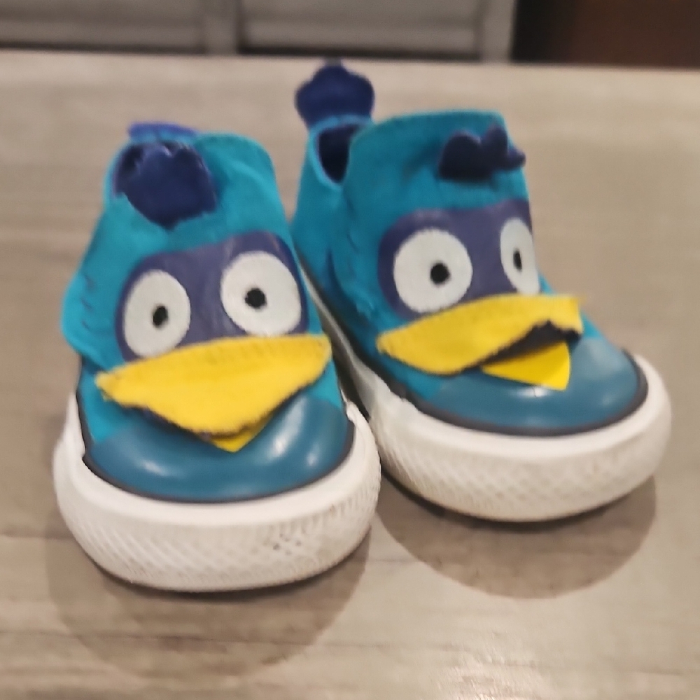 Converse Kids angry Birds Blue & Yellow Character Sneakers size 3